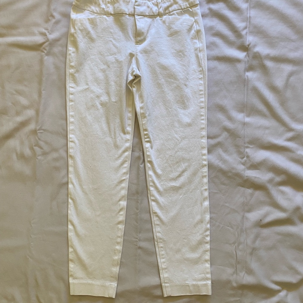 New wot summer capri. Stretchy and super comfortable. They look expensive on.